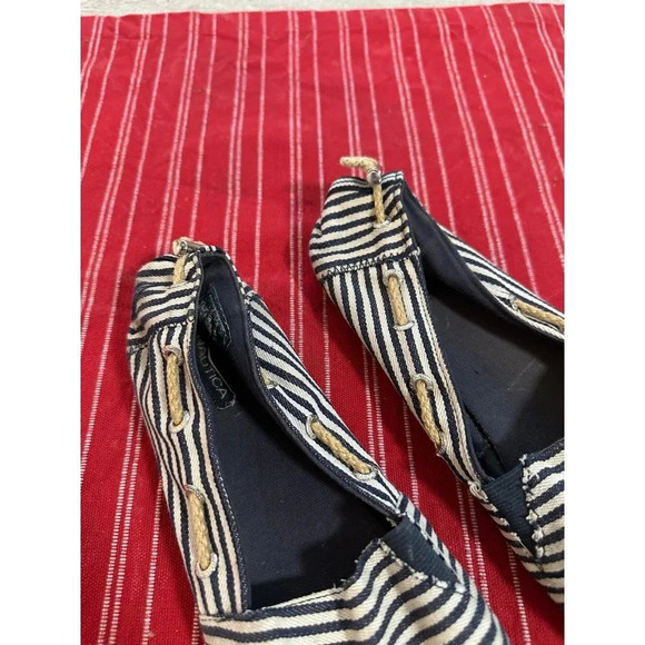 Nautica Women’s size 10 flats - Picture 3 of 6